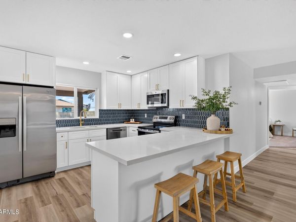 1252 W Kilarea Avenue, Mesa, AZ 85202