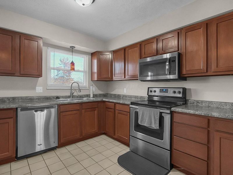 1452 Ironwood Drive , Columbus, OH 43229 Photo 12