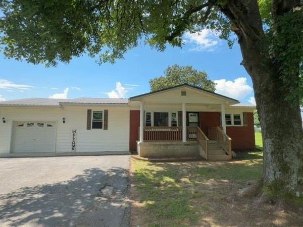 4056 Old Lexington Road , Cave City, KY 42127