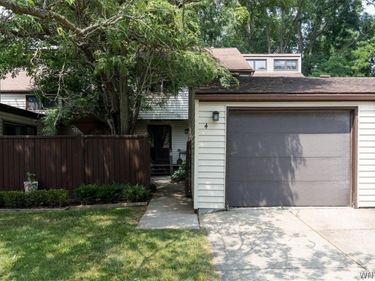 4 Tolland Bore , East Aurora, NY 14052