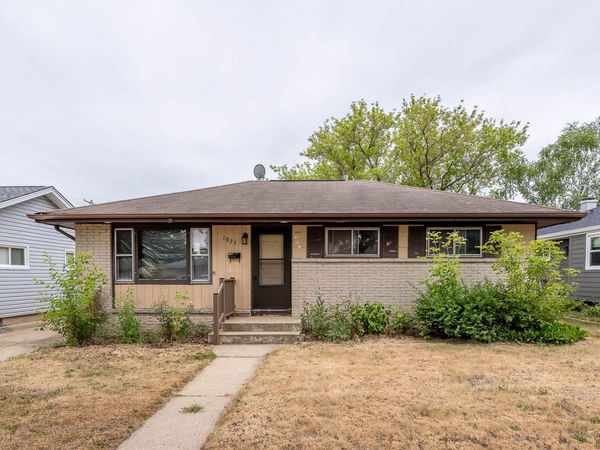 1823 W Aspen St, Milwaukee, WI 53221