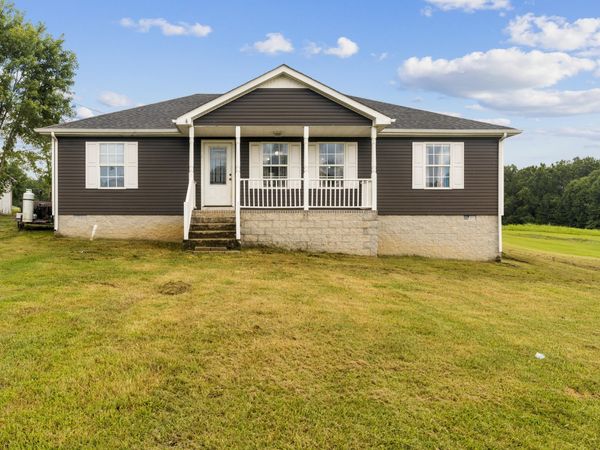 890 Akersville Rd , Lafayette, TN 37083