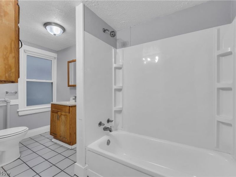 2115 Dowd Avenue, Unit 2/DN Rear, Lakewood, OH 44107 Photo 15