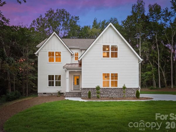 2311 Chateau Court, Matthews, NC 28105