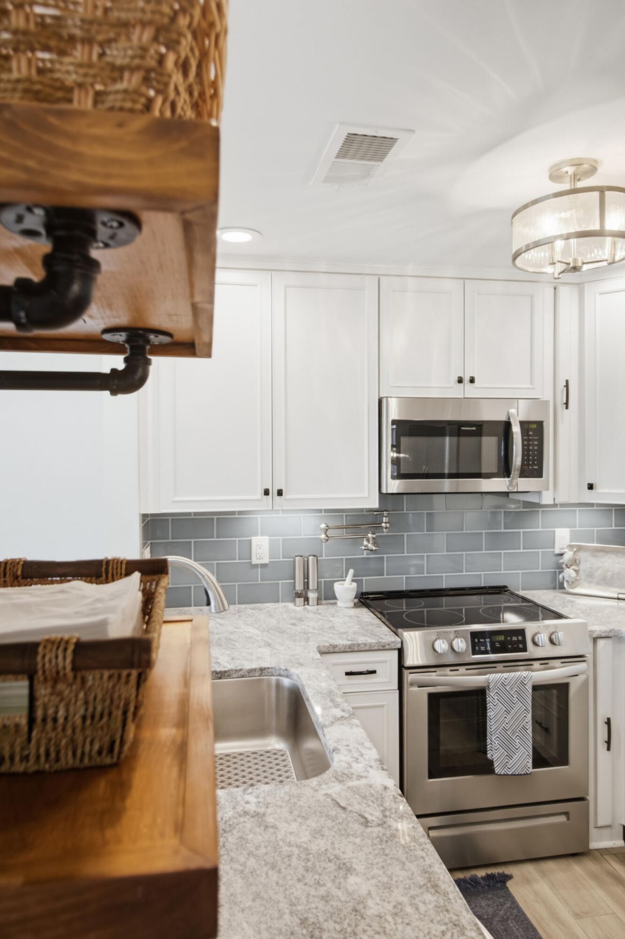 2125 Landfall Way Photo 14