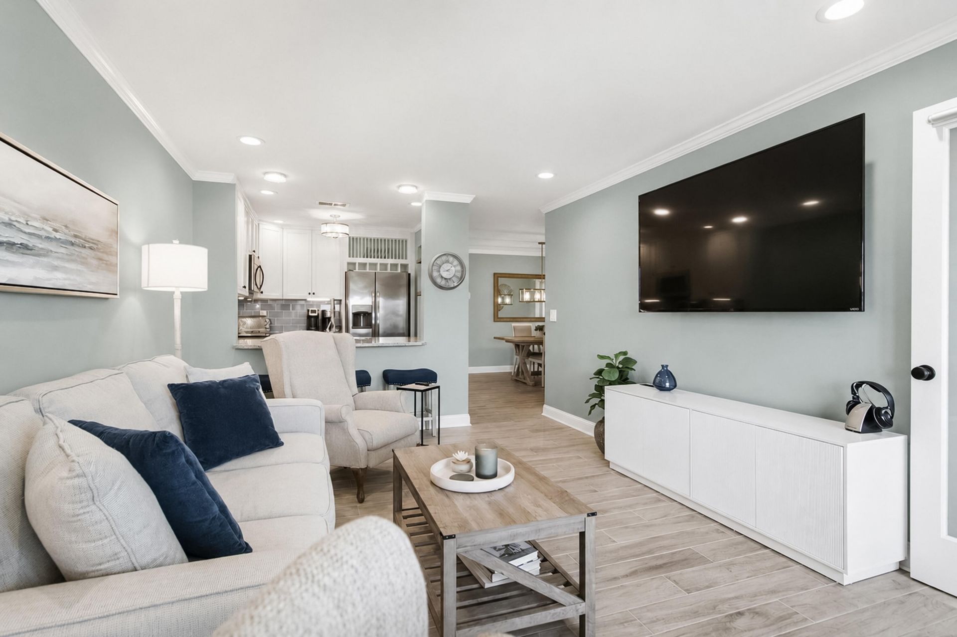 2125 Landfall Way Photo 4