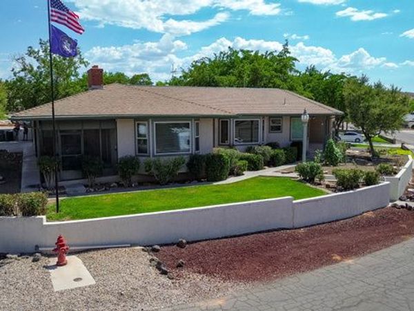 1272 E CHOKEBERRY DR , St. George, UT 84790