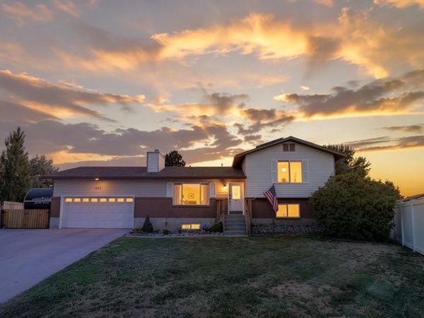 5845 S 2825 W, Roy, UT 84067