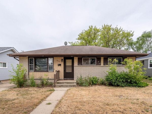 1823 W Aspen STREET, Milwaukee, WI 53221