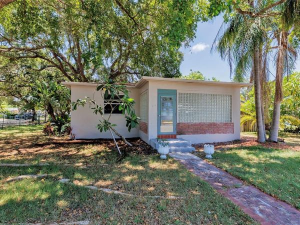842 S 28th Ave , Hollywood, FL 33020