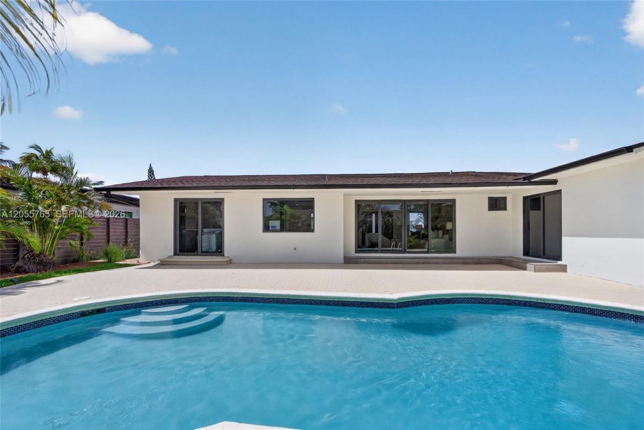 1890 NE 211th Ter, Miami, FL 33179 Photo