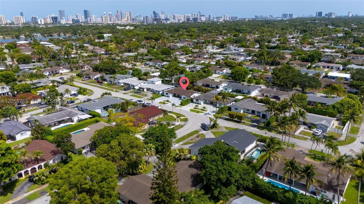 1890 NE 211th Ter, Miami, FL 33179 Photo