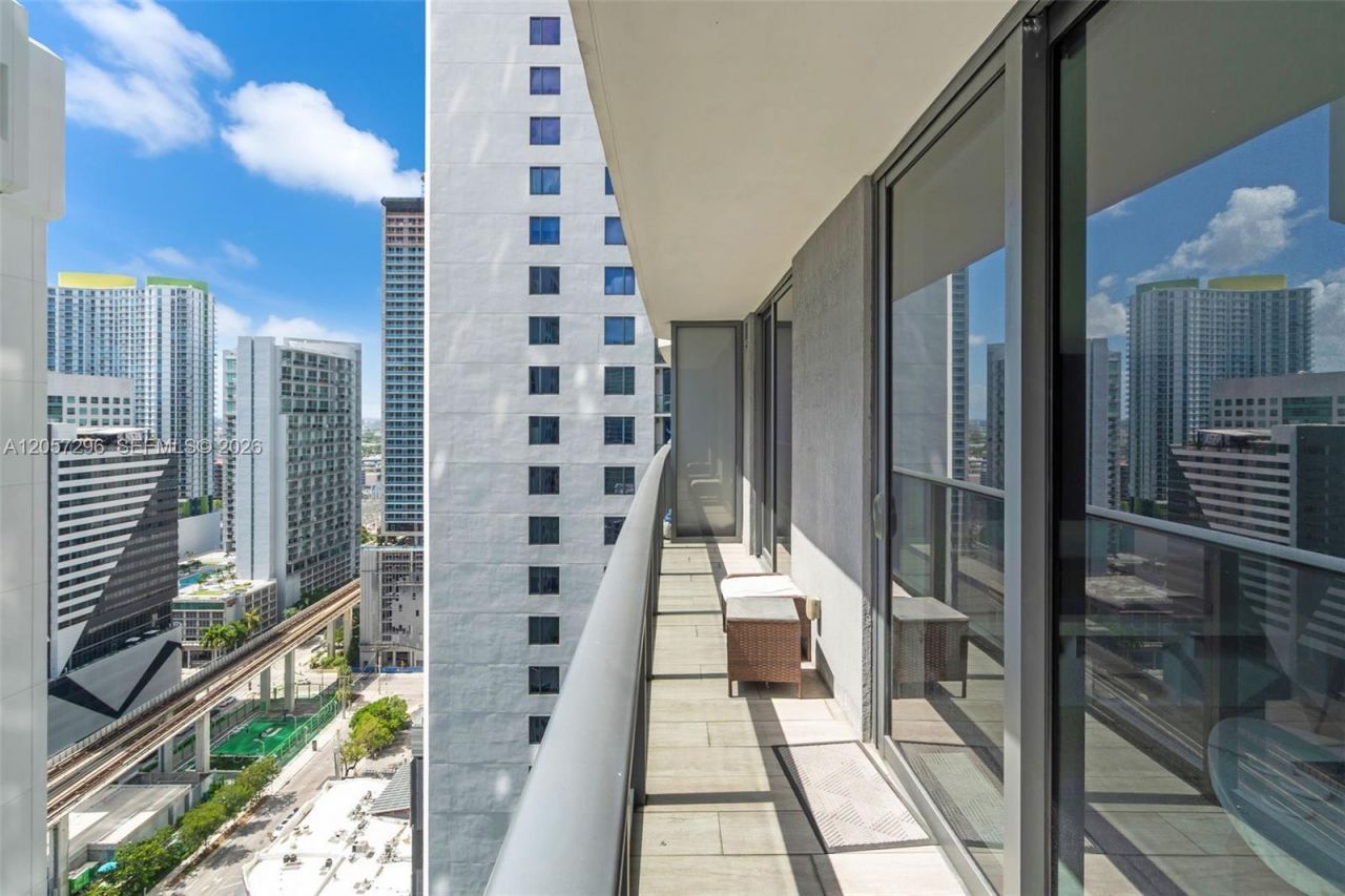 55 SW 9th St, Unit 2407, Miami, FL 33130 Photo
