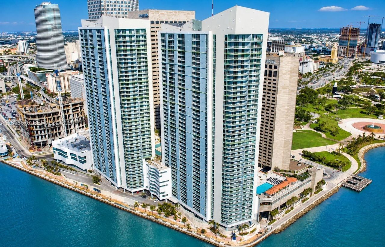325 S Biscayne Blvd, Unit 3314, Miami, FL 33131 Main Photo