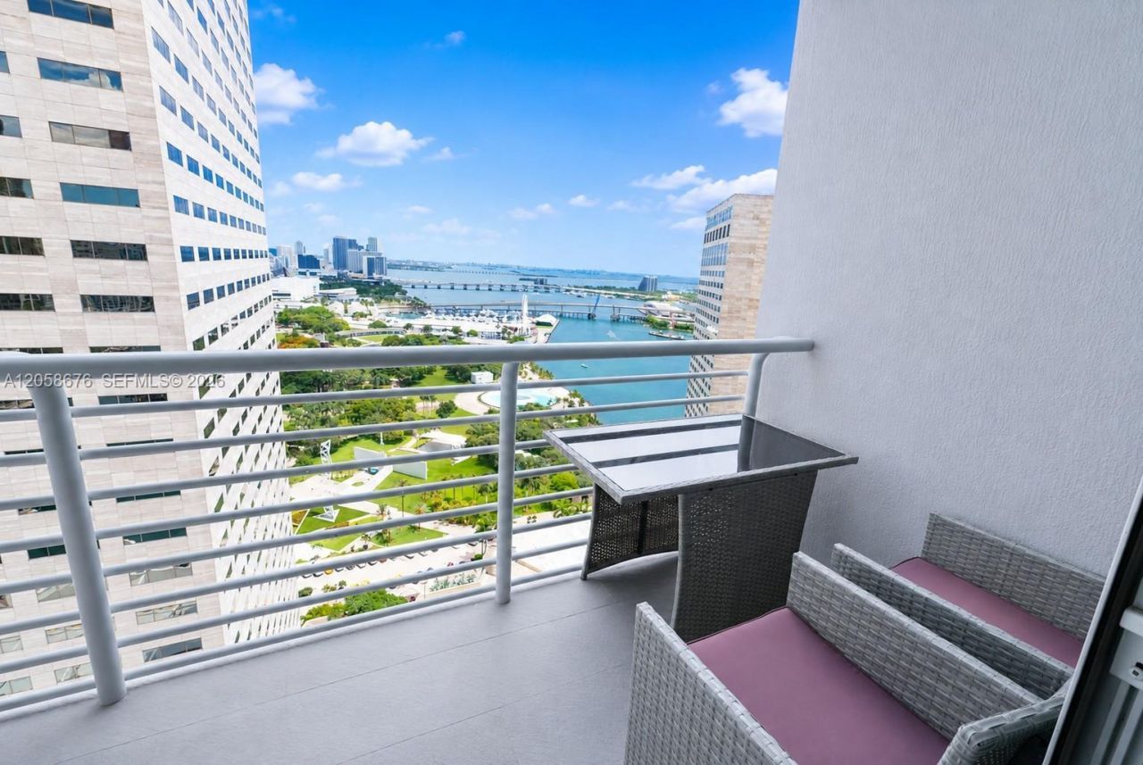 325 S Biscayne Blvd, Unit 3314, Miami, FL 33131 Photo