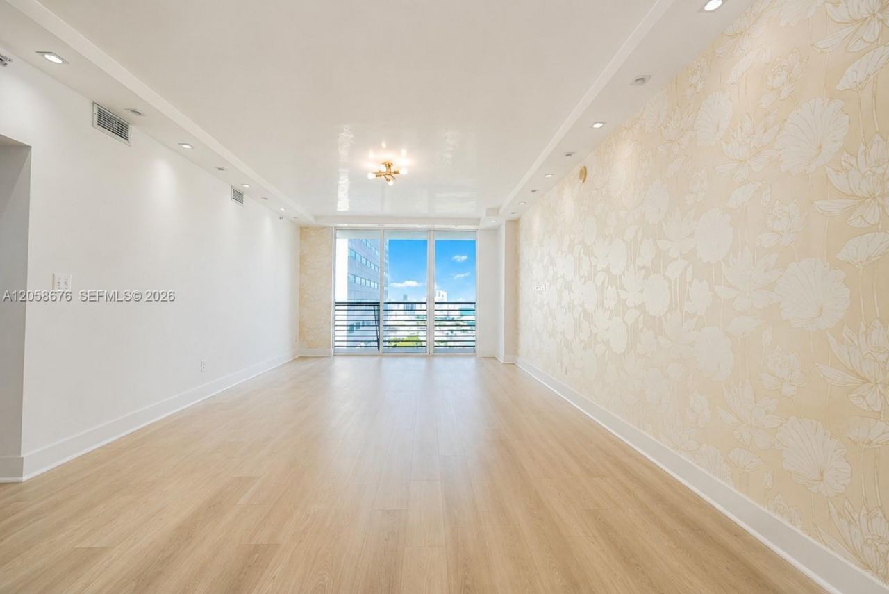 325 S Biscayne Blvd, Unit 3314, Miami, FL 33131 Photo