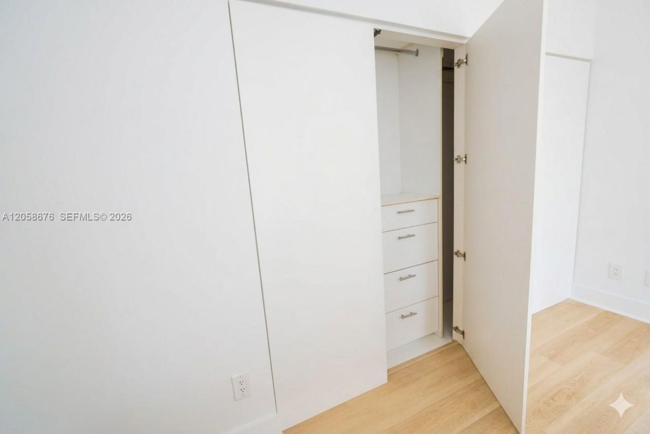 325 S Biscayne Blvd, Unit 3314, Miami, FL 33131 Photo