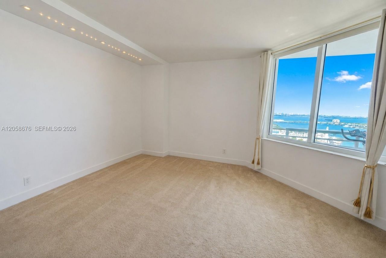 325 S Biscayne Blvd, Unit 3314, Miami, FL 33131 Photo