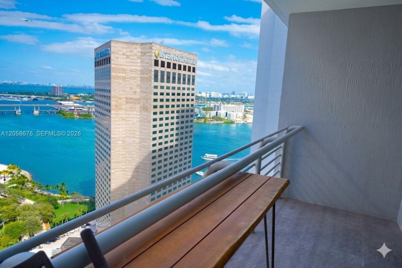 325 S Biscayne Blvd, Unit 3314, Miami, FL 33131 Photo