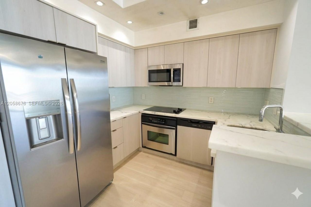 325 S Biscayne Blvd, Unit 3314, Miami, FL 33131 Photo