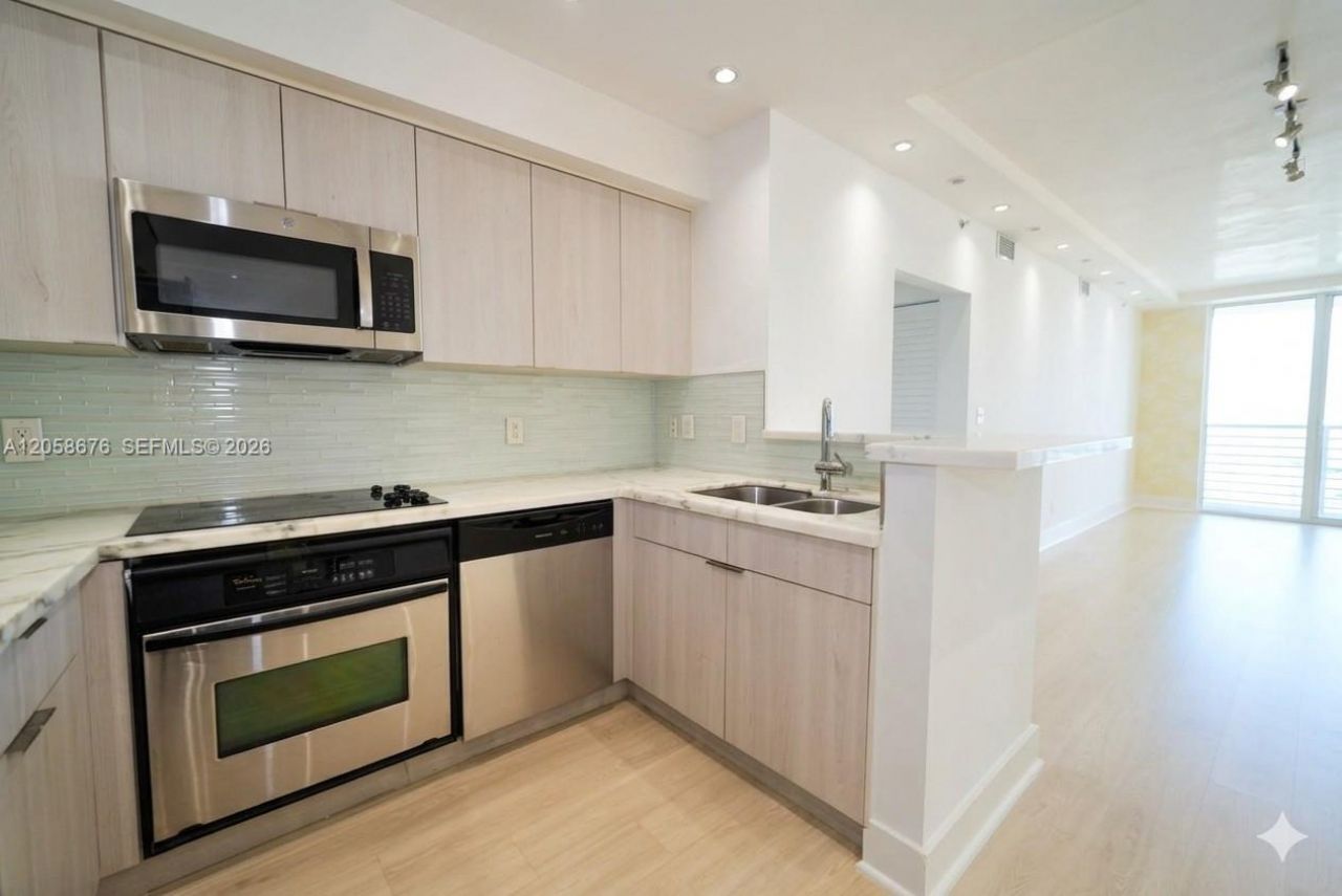 325 S Biscayne Blvd, Unit 3314, Miami, FL 33131 Photo