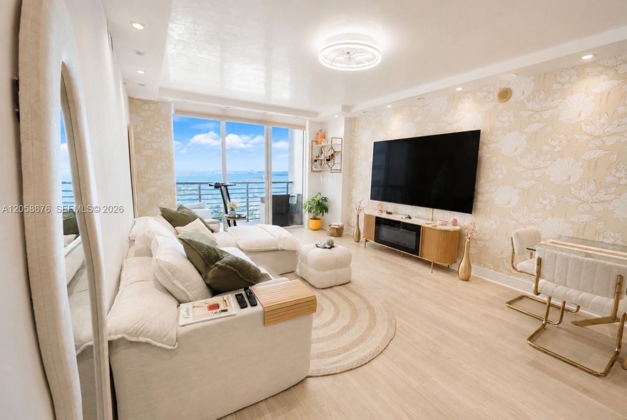 325 S Biscayne Blvd, Unit 3314, Miami, FL 33131 Photo