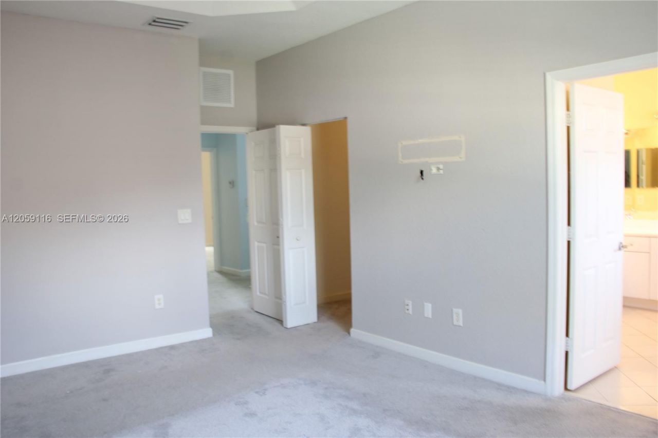 12989 SW 135th Ter, Miami, FL 33186 Photo