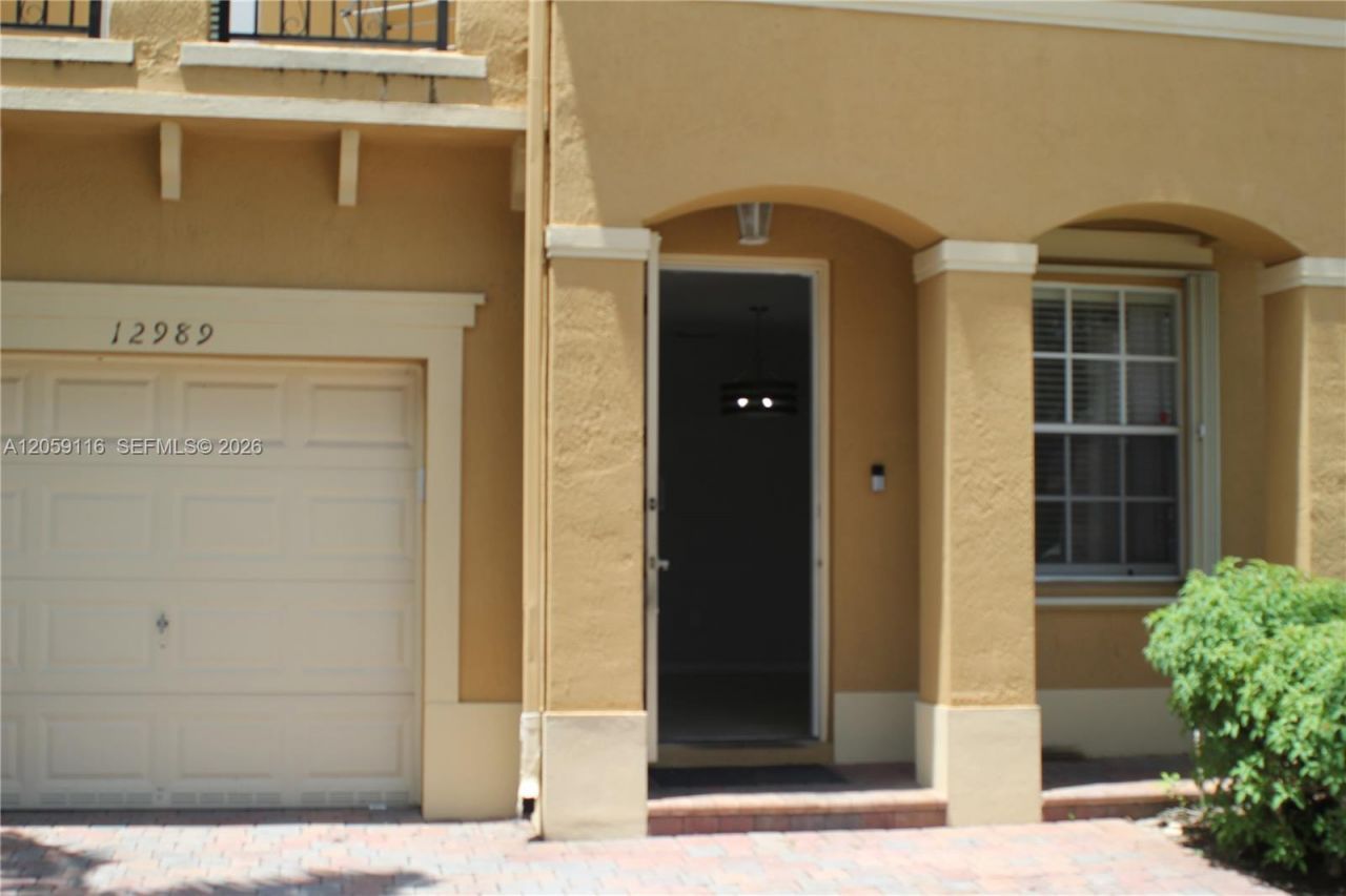 12989 SW 135th Ter, Miami, FL 33186 Photo