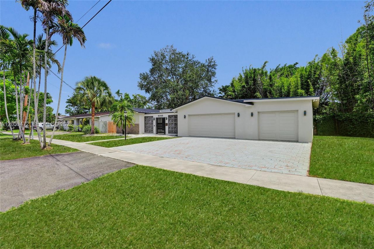 9350 SW 48 St, Miami, FL 33165 Photo