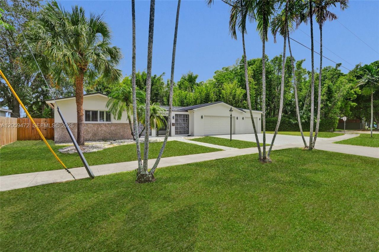 9350 SW 48 St, Miami, FL 33165 Photo