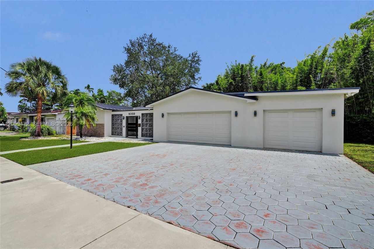 9350 SW 48 St, Miami, FL 33165 Photo