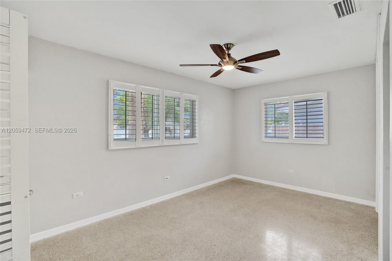 9350 SW 48 St, Miami, FL 33165 Photo