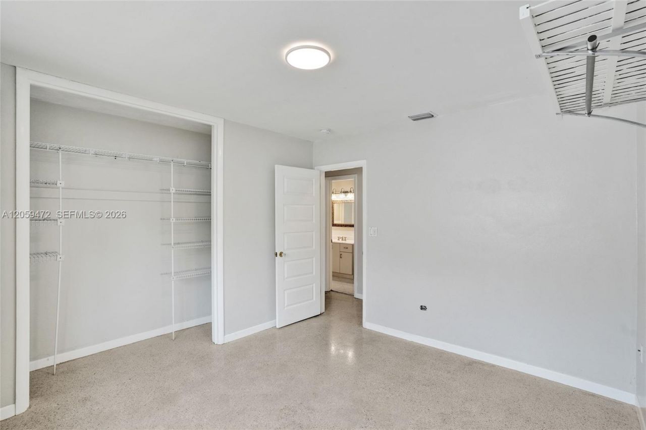 9350 SW 48 St, Miami, FL 33165 Photo