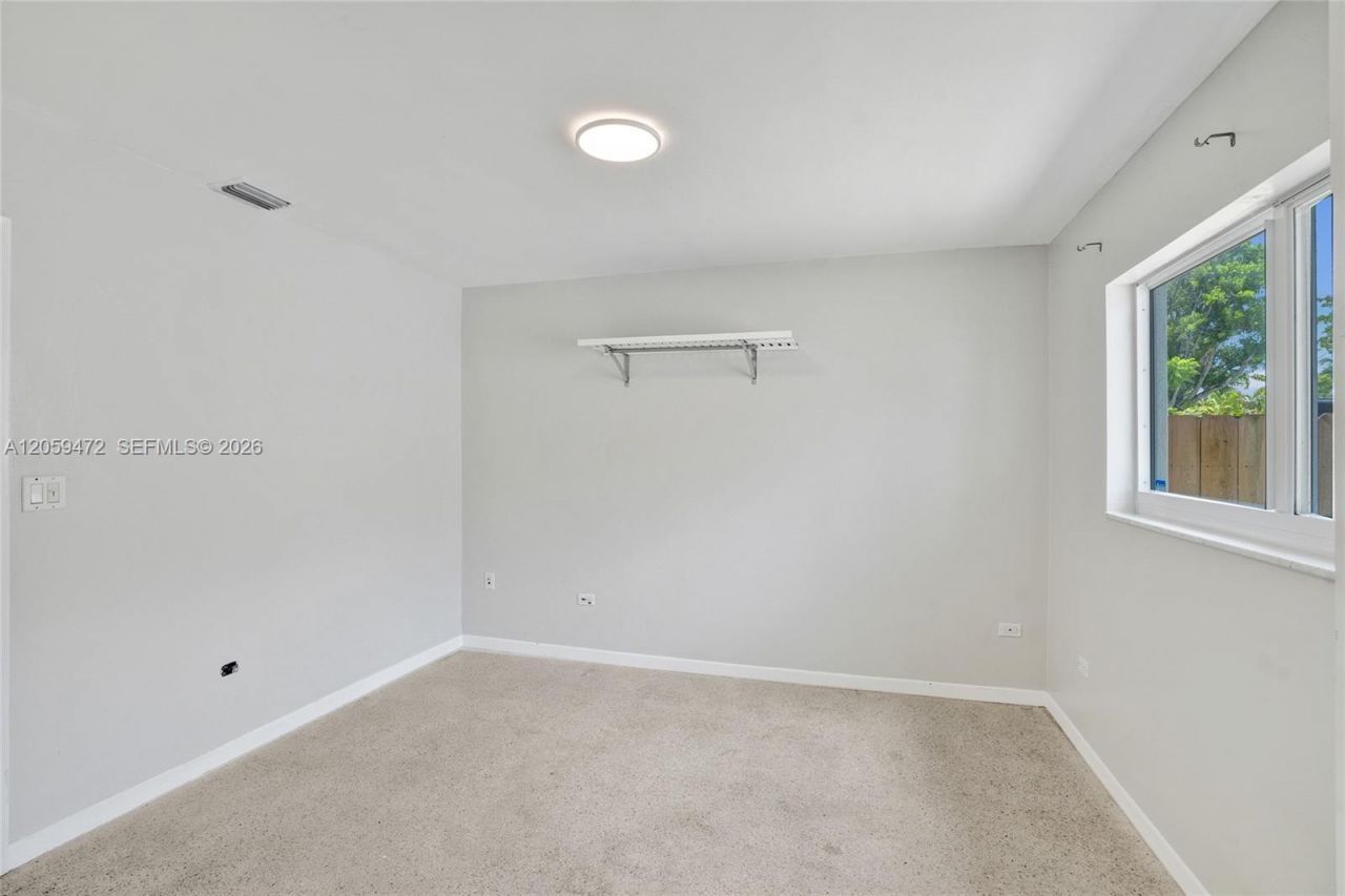 9350 SW 48 St, Miami, FL 33165 Photo
