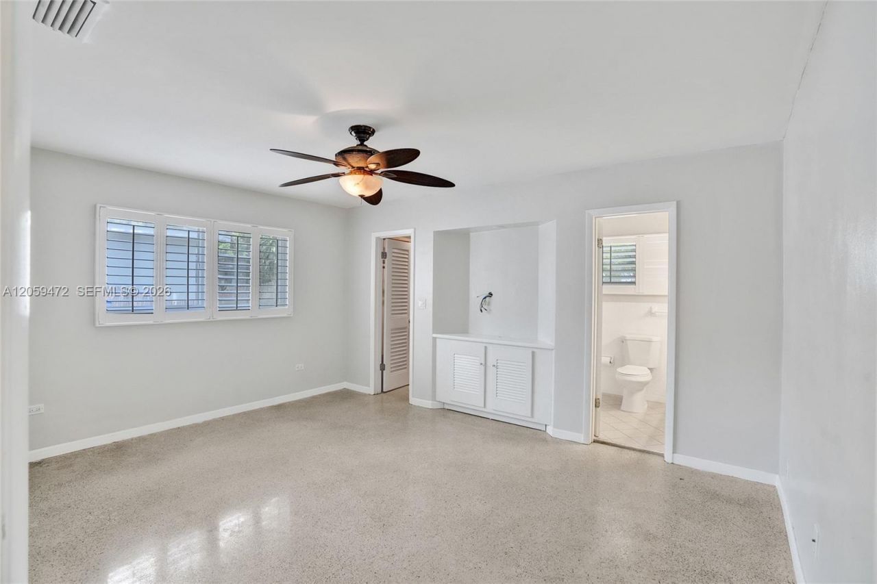 9350 SW 48 St, Miami, FL 33165 Photo