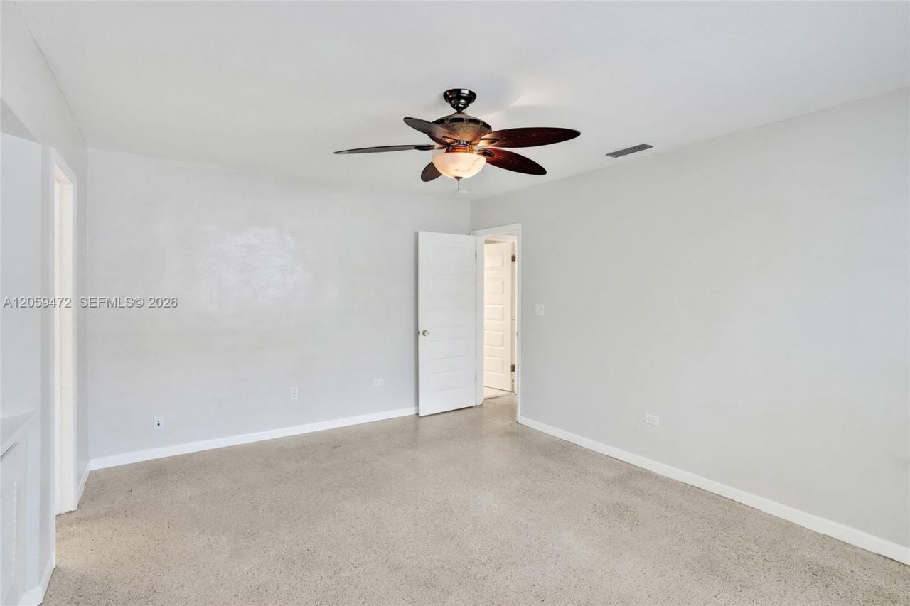 9350 SW 48 St, Miami, FL 33165 Photo