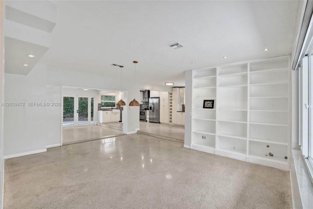 9350 SW 48 St, Miami, FL 33165 Photo