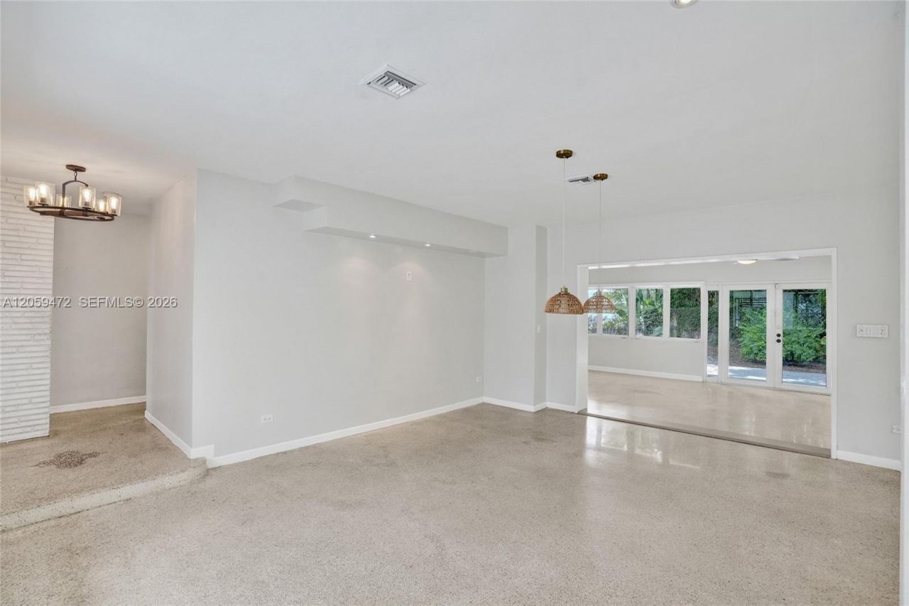 9350 SW 48 St, Miami, FL 33165 Photo