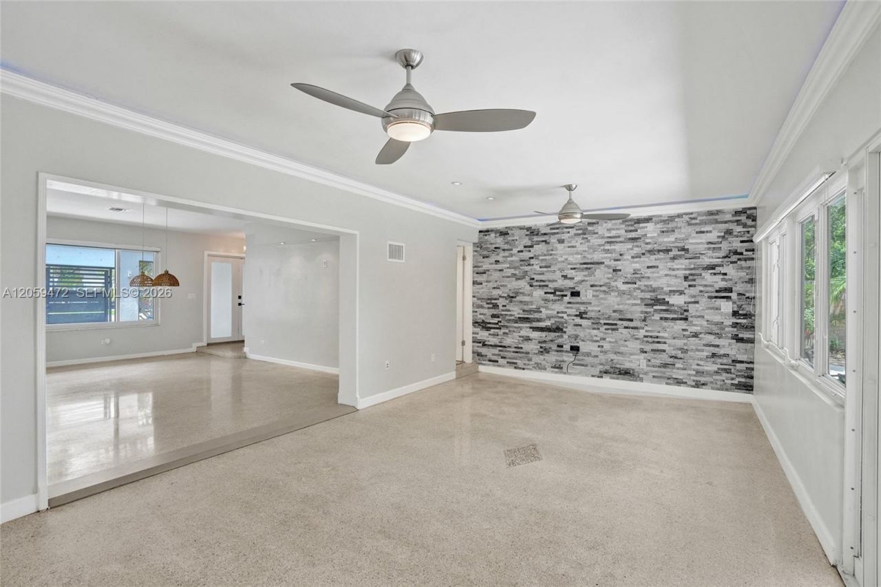 9350 SW 48 St, Miami, FL 33165 Photo