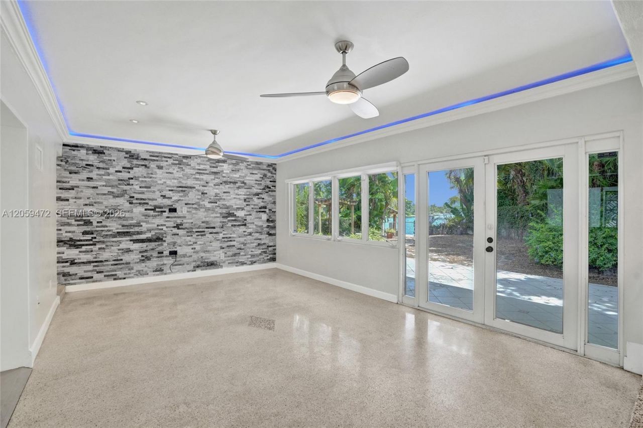 9350 SW 48 St, Miami, FL 33165 Photo