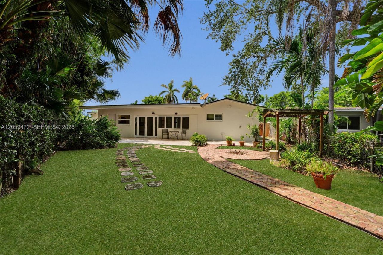 9350 SW 48 St, Miami, FL 33165 Photo