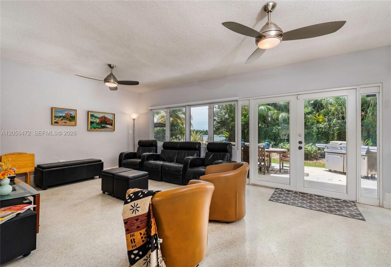 9350 SW 48 St, Miami, FL 33165 Photo