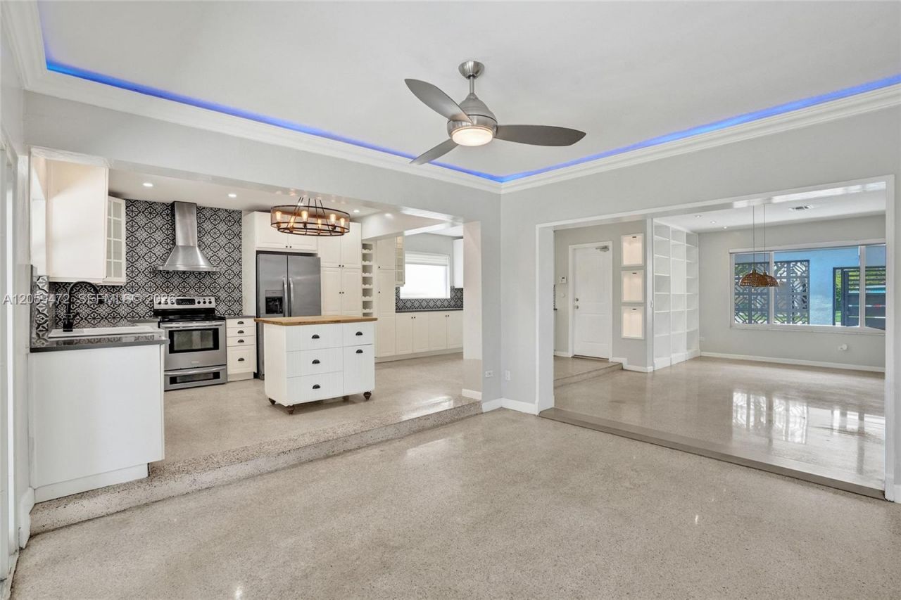 9350 SW 48 St, Miami, FL 33165 Photo