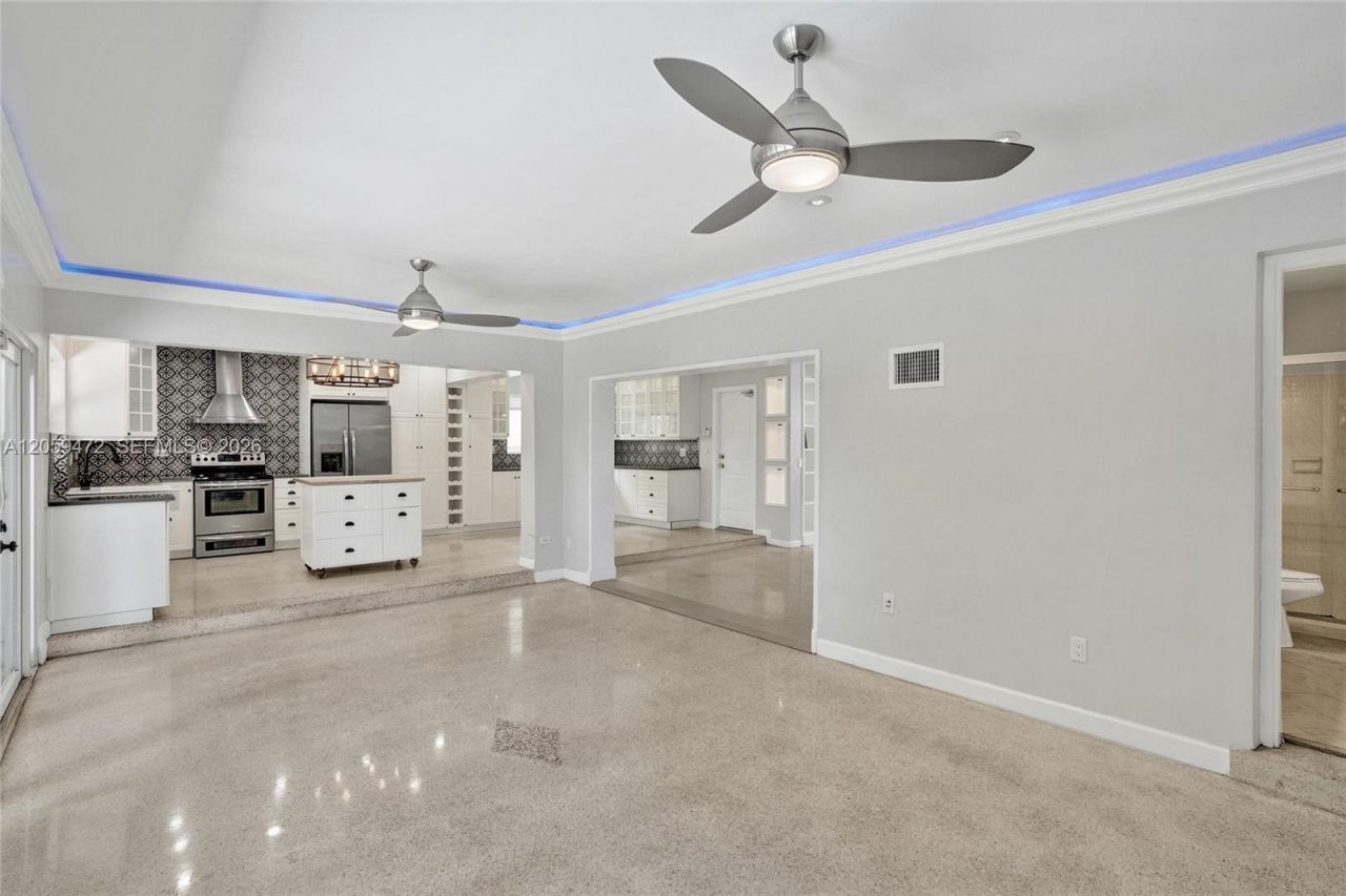 9350 SW 48 St, Miami, FL 33165 Photo