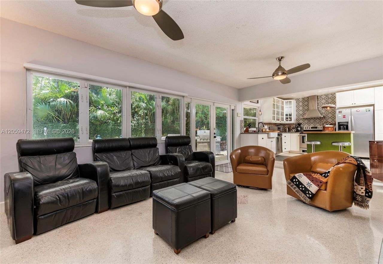 9350 SW 48 St, Miami, FL 33165 Photo