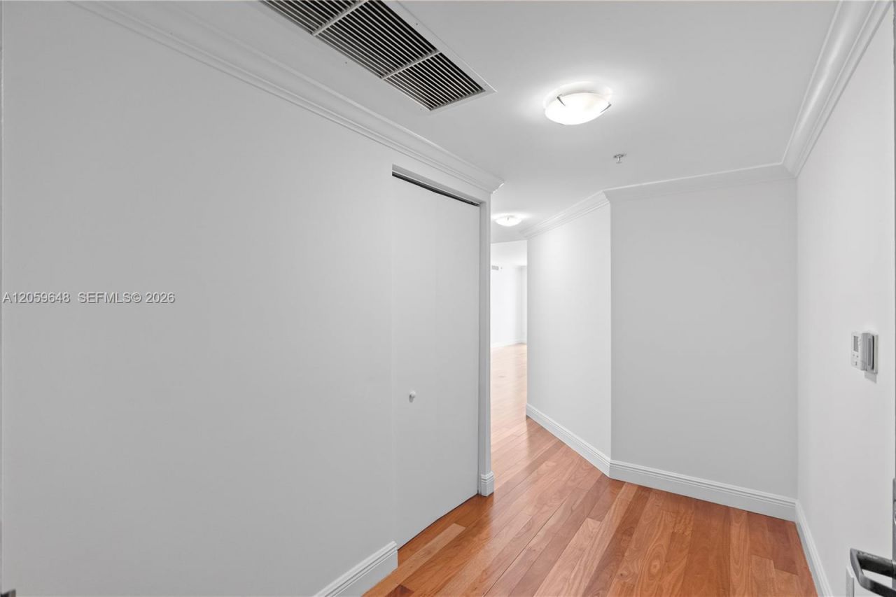 335 S Biscayne Blvd, Unit 4112, Miami, FL 33131 Photo