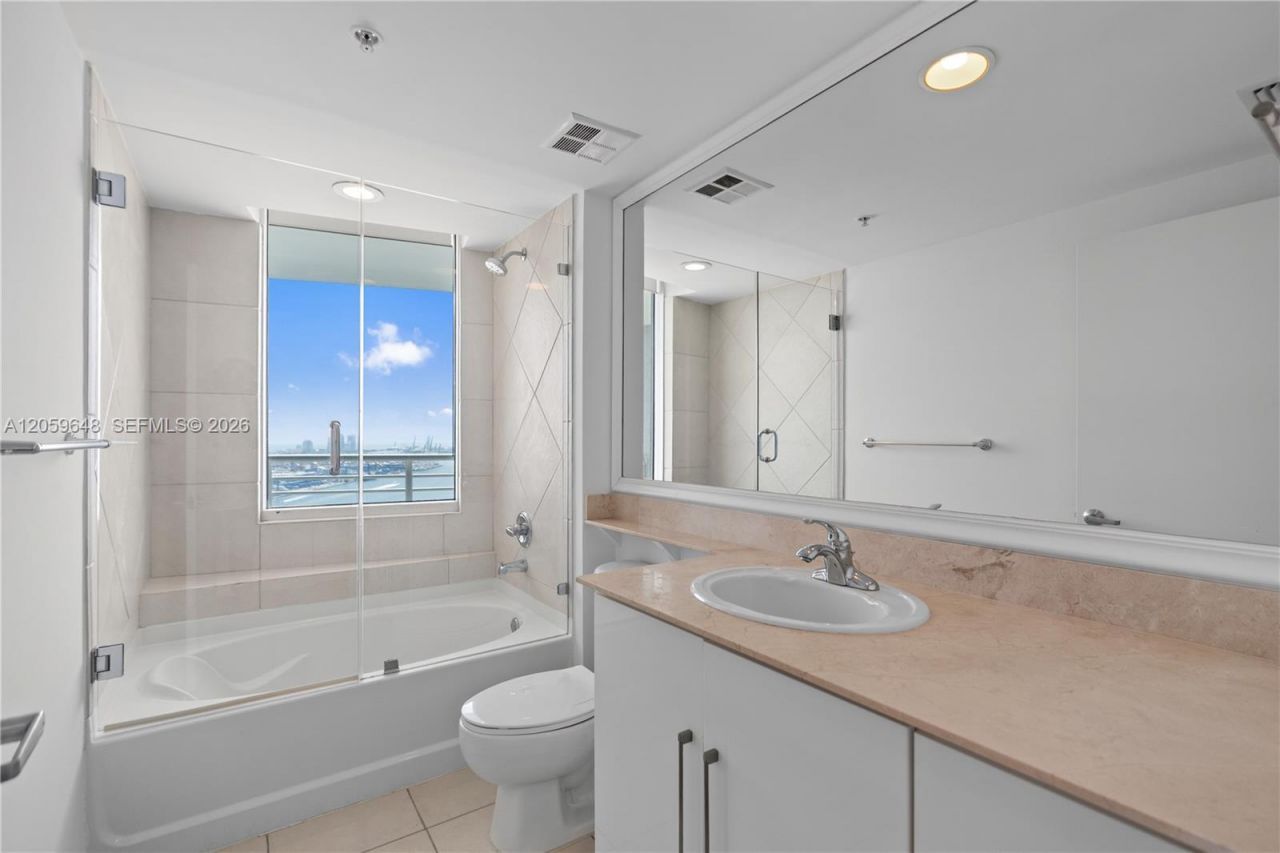 335 S Biscayne Blvd, Unit 4112, Miami, FL 33131 Photo