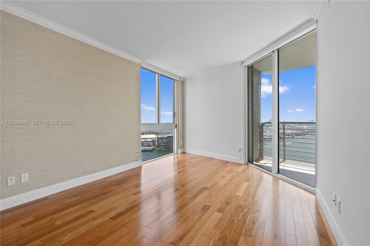 335 S Biscayne Blvd, Unit 4112, Miami, FL 33131 Photo