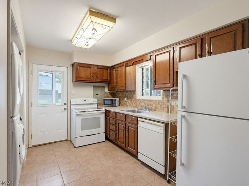 2568 9th Court, Cuyahoga Falls, OH 44221 Photo 3