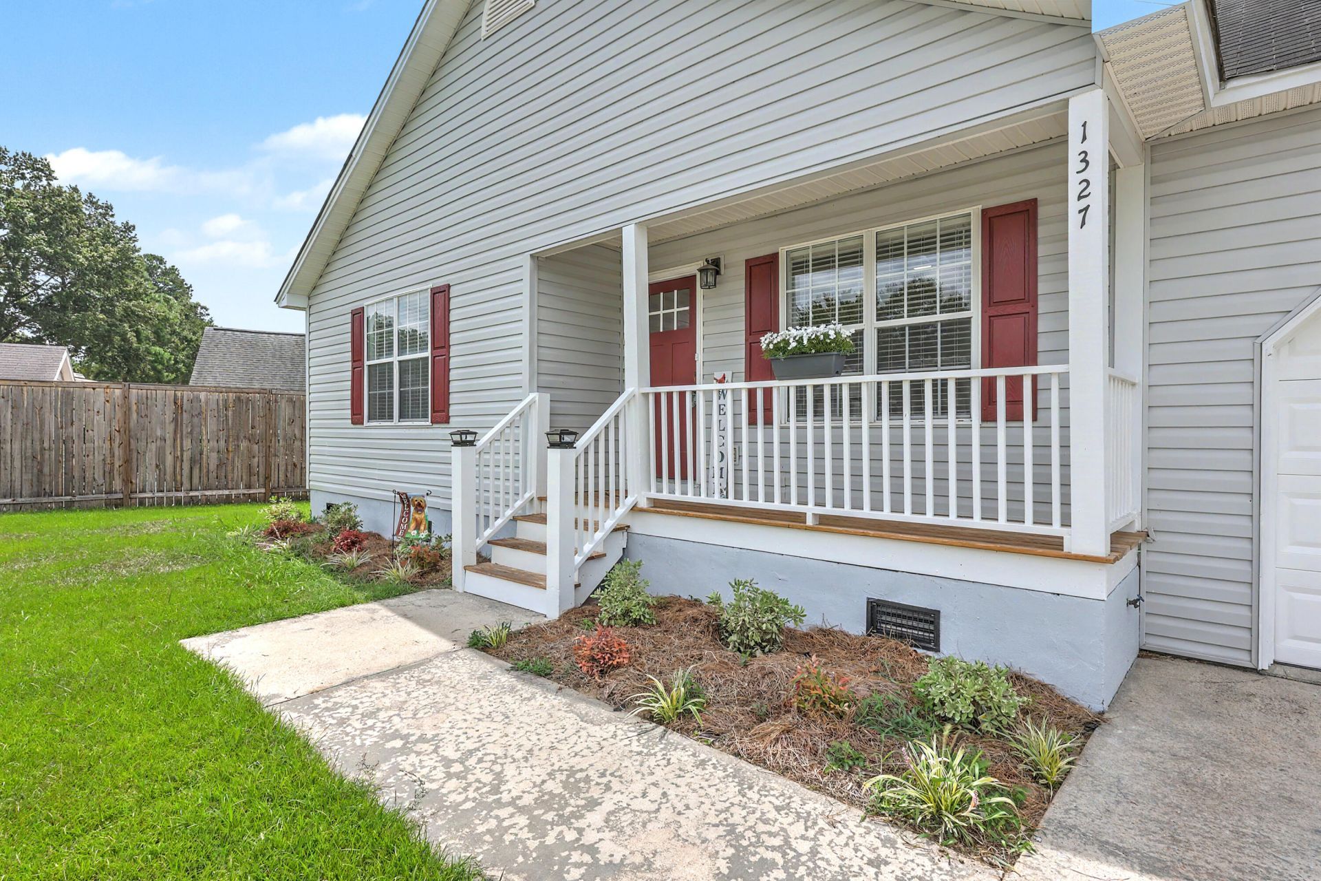 1327 Winterberry Avenue Photo 6